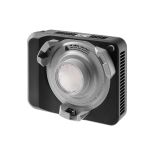 Schrägansicht der amaran Ray 120c mit montiertem Bowens-Mount und COB-LED