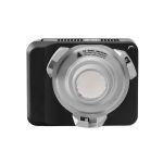 Die amaran Ray 120c Leuchte in Frontansicht mit Bowens-Mount und sichtbarer COB-Lichtquelle