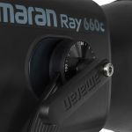 Neigemechanik und Bügelhalterung der amaran Ray 660c mit Gradskala in Nahaufnahme