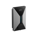 Anker SOLIX V1 Smart Charger in schräger Seitenansicht – kompakt, robust und bereit für den Außeneinsatz