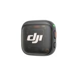 DJI Mic 3 Transmitter im Einsatz bei Videodreh mit direkter Verbindung zu Osmo Kamera