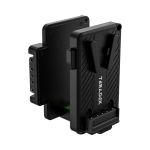 Teradek Battery Cradle RX V Mount Bolt 7 in rückseitiger Schrägansicht mit Befestigungskeil und seitlichen Montagebohrungen.