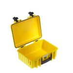 Gelber B&W Schutzkoffer Typ 4000 für Drohne, Ladehub und Propeller