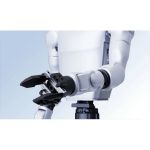 Unitree H2 Dex 1-1 Gripper Flagship Version links in der Frontansicht mit geöffnetem Greifer