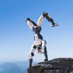 Unitree R1 EDU-U3 humanoider Roboter im Einsatz in einem Forschungslabor