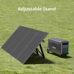 Zendure 400W Solarpanel mit verstellbarem Standfuß neben kompatibler Powerstation im Außeneinsatz