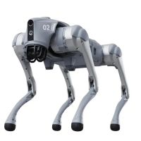 Frontansicht des Unitree Go2X mit integrierter Sensorik und Kamera